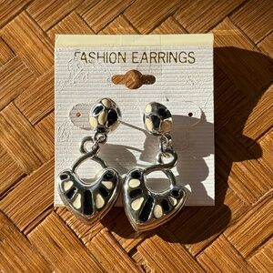 Fashion Earrings Black and White Drop Costume Jewelry - Brand New